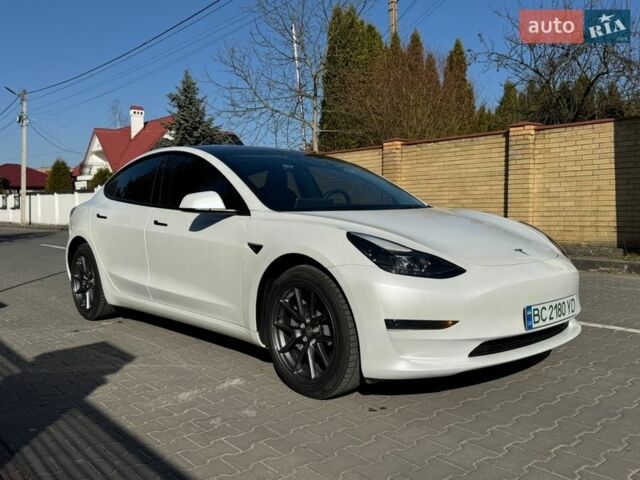 Білий Тесла Модель 3, об'ємом двигуна 0 л та пробігом 55 тис. км за 21000 $, фото 1 на Automoto.ua