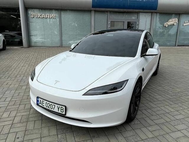 Білий Тесла Модель 3, об'ємом двигуна 0 л та пробігом 56 тис. км за 33500 $, фото 1 на Automoto.ua