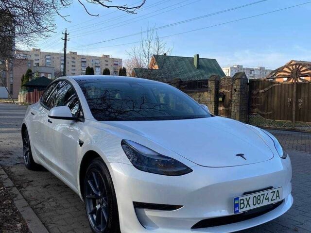 Белый Тесла Модель 3, объемом двигателя 0 л и пробегом 47 тыс. км за 18400 $, фото 1 на Automoto.ua