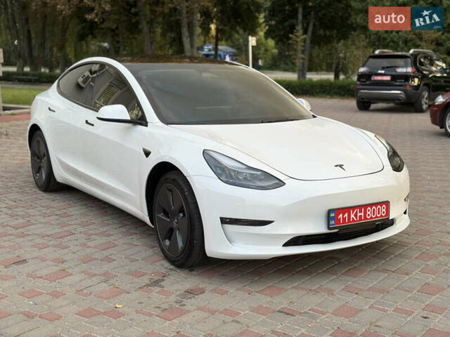 Білий Тесла Модель 3, об'ємом двигуна 0 л та пробігом 4 тис. км за 20999 $, фото 1 на Automoto.ua
