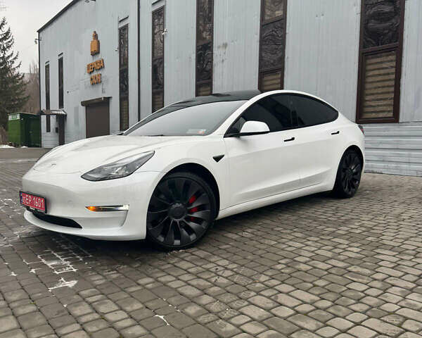 Білий Тесла Модель 3, об'ємом двигуна 0 л та пробігом 16 тис. км за 27800 $, фото 1 на Automoto.ua