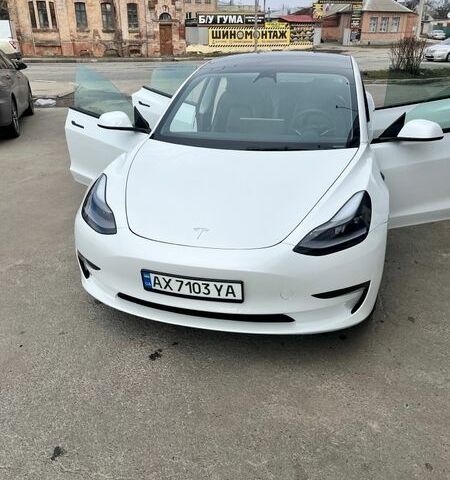 Белый Тесла Модель 3, объемом двигателя 0 л и пробегом 23 тыс. км за 21500 $, фото 1 на Automoto.ua