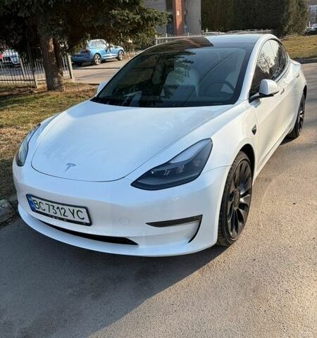Белый Тесла Модель 3, объемом двигателя 0 л и пробегом 60 тыс. км за 23950 $, фото 1 на Automoto.ua