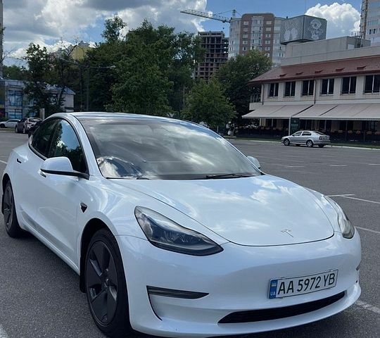 Белый Тесла Модель 3, объемом двигателя 0 л и пробегом 67 тыс. км за 20800 $, фото 1 на Automoto.ua