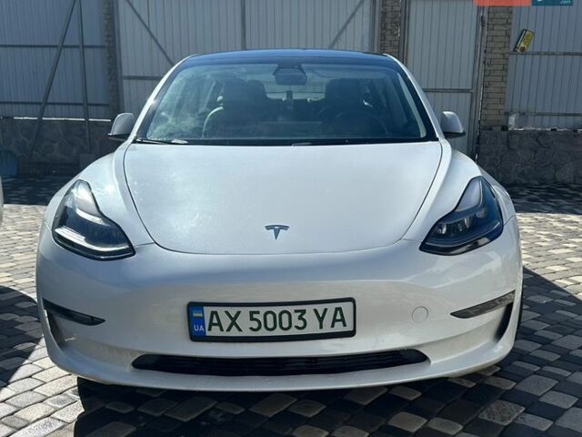 Білий Тесла Модель 3, об'ємом двигуна 0 л та пробігом 45 тис. км за 18500 $, фото 1 на Automoto.ua