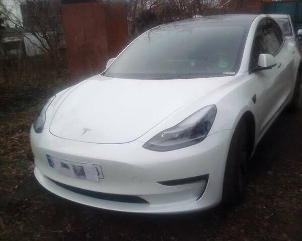 Белый Тесла Модель 3, объемом двигателя 0 л и пробегом 27 тыс. км за 21000 $, фото 1 на Automoto.ua