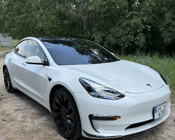 Білий Тесла Модель 3, об'ємом двигуна 0 л та пробігом 51 тис. км за 24400 $, фото 1 на Automoto.ua
