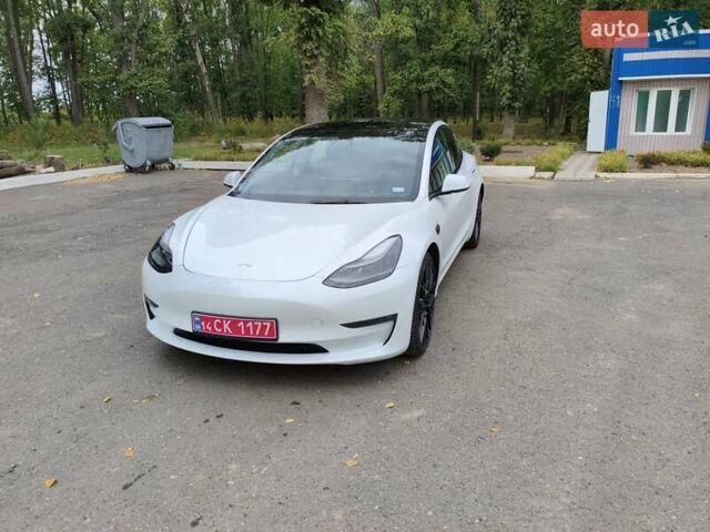 Білий Тесла Модель 3, об'ємом двигуна 0 л та пробігом 45 тис. км за 24300 $, фото 1 на Automoto.ua