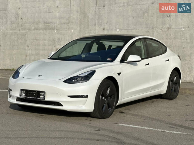 Білий Тесла Модель 3, об'ємом двигуна 0 л та пробігом 2 тис. км за 25800 $, фото 1 на Automoto.ua