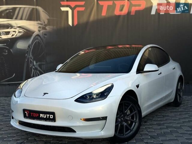 Белый Тесла Модель 3, объемом двигателя 0 л и пробегом 67 тыс. км за 20500 $, фото 1 на Automoto.ua