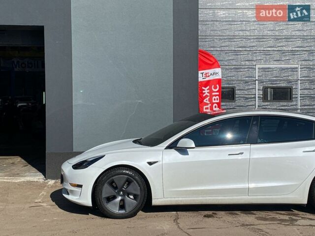 Белый Тесла Модель 3, объемом двигателя 0 л и пробегом 20 тыс. км за 22500 $, фото 1 на Automoto.ua