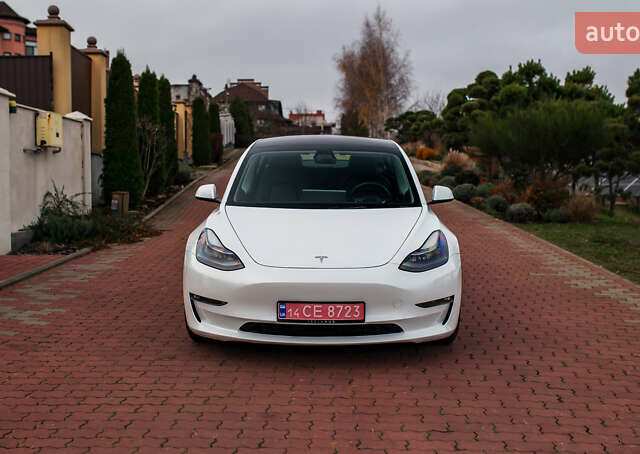 Белый Тесла Модель 3, объемом двигателя 0 л и пробегом 5 тыс. км за 27500 $, фото 1 на Automoto.ua