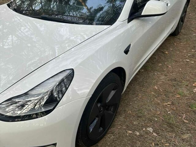 Білий Тесла Модель 3, об'ємом двигуна 0 л та пробігом 26 тис. км за 578 $, фото 1 на Automoto.ua
