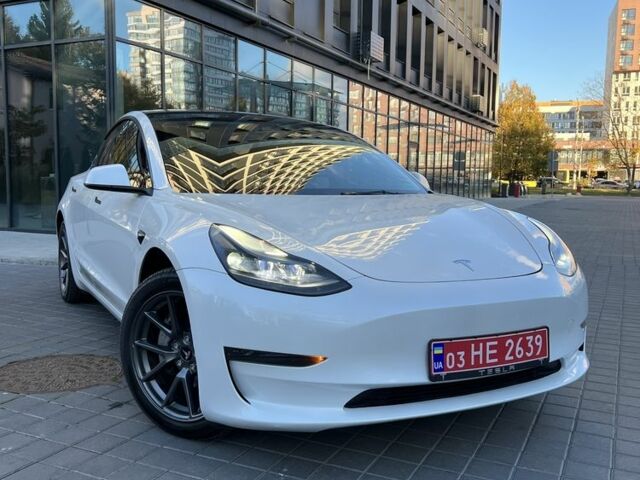 Білий Тесла Модель 3, об'ємом двигуна 0 л та пробігом 52 тис. км за 20300 $, фото 1 на Automoto.ua