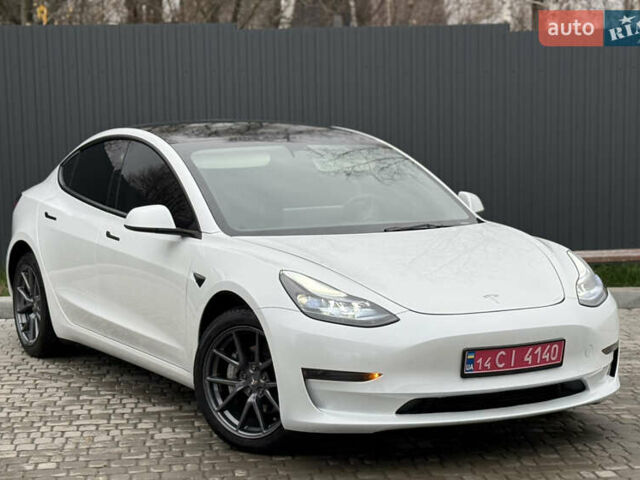 Білий Тесла Модель 3, об'ємом двигуна 0 л та пробігом 70 тис. км за 19999 $, фото 1 на Automoto.ua