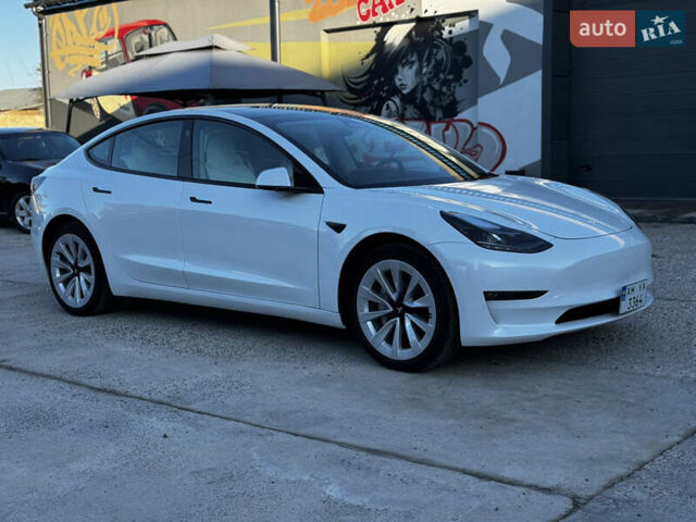 Білий Тесла Модель 3, об'ємом двигуна 0 л та пробігом 5 тис. км за 29999 $, фото 1 на Automoto.ua