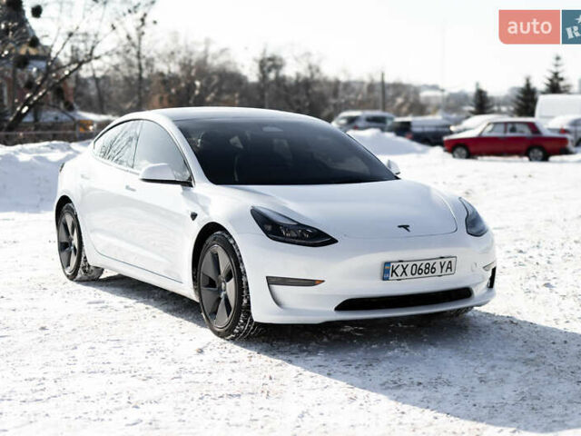Білий Тесла Модель 3, об'ємом двигуна 0 л та пробігом 57 тис. км за 21300 $, фото 1 на Automoto.ua