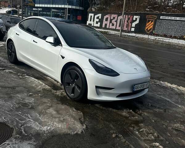 Білий Тесла Модель 3, об'ємом двигуна 0 л та пробігом 102 тис. км за 25500 $, фото 1 на Automoto.ua