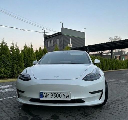 Белый Тесла Модель 3, объемом двигателя 0 л и пробегом 79 тыс. км за 22000 $, фото 1 на Automoto.ua