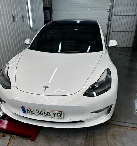 Белый Тесла Модель 3, объемом двигателя 0 л и пробегом 15 тыс. км за 25000 $, фото 1 на Automoto.ua