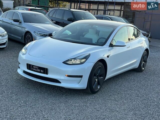 Білий Тесла Модель 3, об'ємом двигуна 0 л та пробігом 5 тис. км за 23888 $, фото 1 на Automoto.ua