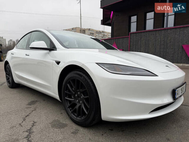 Білий Тесла Модель 3, об'ємом двигуна 0 л та пробігом 4 тис. км за 27999 $, фото 1 на Automoto.ua