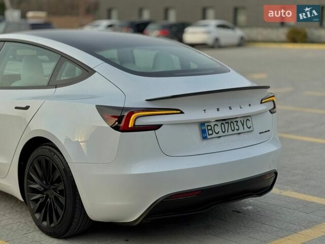 Білий Тесла Модель 3, об'ємом двигуна 0 л та пробігом 20 тис. км за 30999 $, фото 1 на Automoto.ua