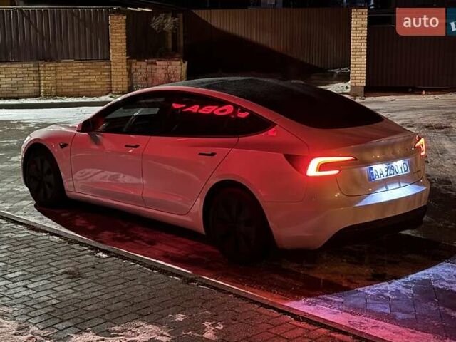 Белый Тесла Модель 3, объемом двигателя 0 л и пробегом 26 тыс. км за 34300 $, фото 1 на Automoto.ua