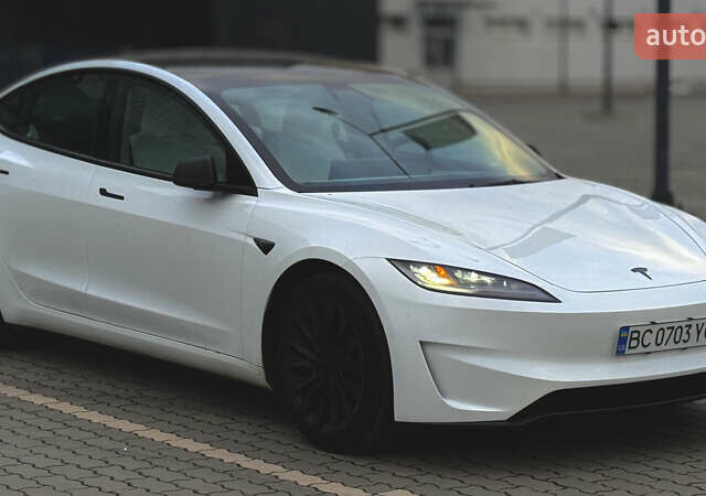 Белый Тесла Модель 3, объемом двигателя 0 л и пробегом 16 тыс. км за 33999 $, фото 1 на Automoto.ua