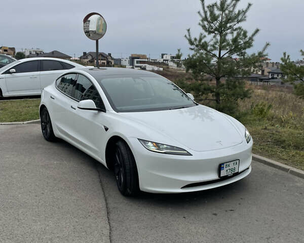 Белый Тесла Модель 3, объемом двигателя 0 л и пробегом 3 тыс. км за 26500 $, фото 1 на Automoto.ua