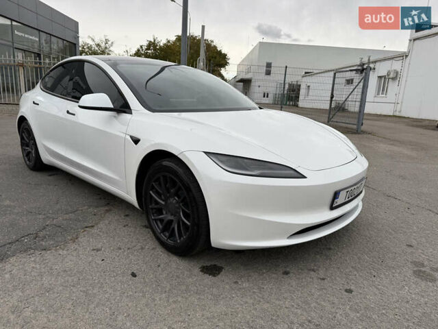 Тесла Модель 3 2024 в Днепре (Днепропетровске) на Automoto.ua Белый Тесла Модель 3, объемом двигателя 0 л и пробегом 13 тыс. км за 26500 $, фото 1 на Automoto.ua