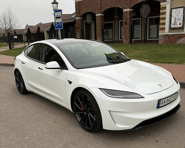 Белый Тесла Модель 3, объемом двигателя 0 л и пробегом 172 тыс. км за 38500 $, фото 1 на Automoto.ua