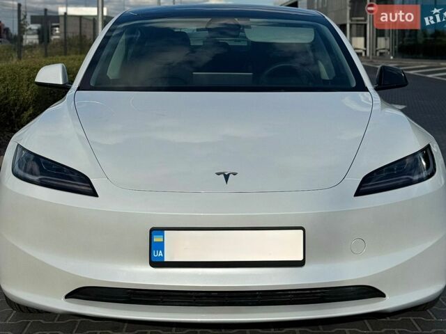 Белый Тесла Модель 3, объемом двигателя 0 л и пробегом 8 тыс. км за 29777 $, фото 1 на Automoto.ua