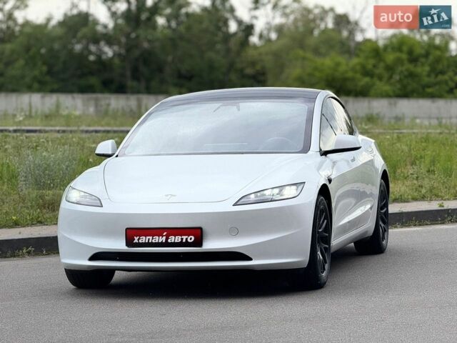 Білий Тесла Модель 3, об'ємом двигуна 0 л та пробігом 9 тис. км за 31500 $, фото 1 на Automoto.ua