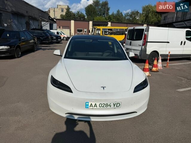 Білий Тесла Модель 3, об'ємом двигуна 0 л та пробігом 11 тис. км за 30800 $, фото 1 на Automoto.ua