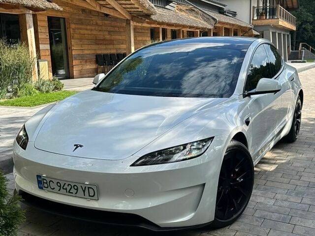 Белый Тесла Модель 3, объемом двигателя 0 л и пробегом 13 тыс. км за 30000 $, фото 1 на Automoto.ua