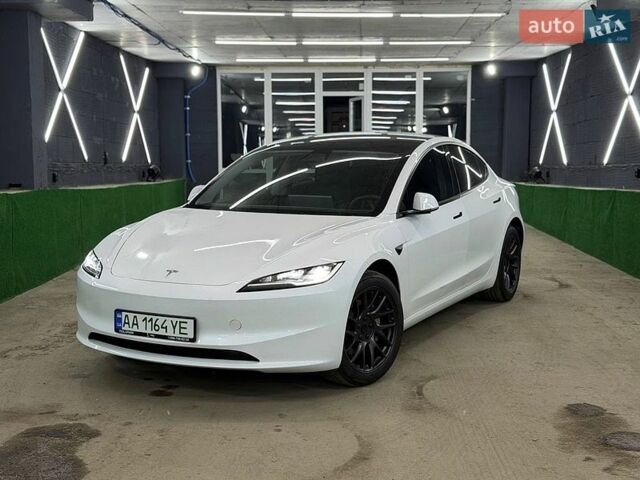 Белый Тесла Модель 3, объемом двигателя 0 л и пробегом 8 тыс. км за 31990 $, фото 1 на Automoto.ua
