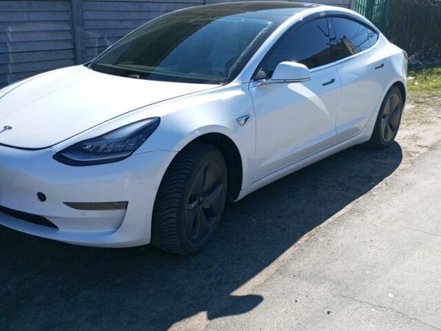 Білий Тесла Модель 3, об'ємом двигуна 0 л та пробігом 120 тис. км за 15800 $, фото 1 на Automoto.ua