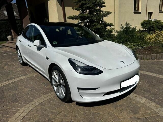Белый Тесла Модель 3, объемом двигателя 0 л и пробегом 37 тыс. км за 11700 $, фото 1 на Automoto.ua