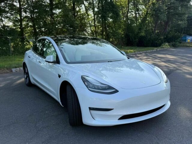 Білий Тесла Модель 3, об'ємом двигуна 0 л та пробігом 23 тис. км за 18200 $, фото 1 на Automoto.ua