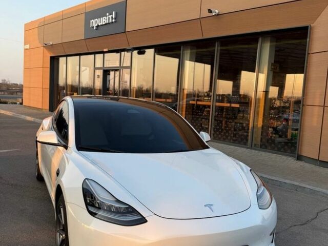 Білий Тесла Модель 3, об'ємом двигуна 0 л та пробігом 38 тис. км за 22000 $, фото 1 на Automoto.ua