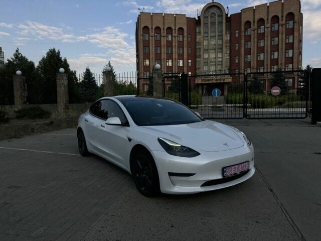 Тесла Модель 3 2022 у Харкові на Automoto.ua Білий Тесла Модель 3, об'ємом двигуна 0 л та пробігом 114 тис. км за 18500 $, фото 1 на Automoto.ua