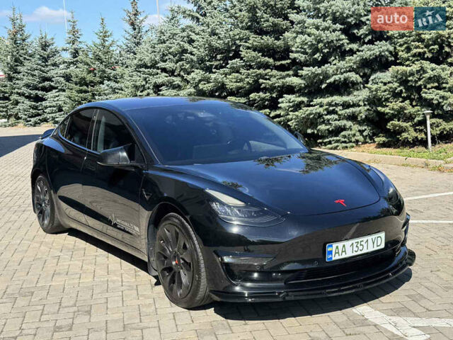 Черный Тесла Модель 3, объемом двигателя 0 л и пробегом 160 тыс. км за 22000 $, фото 1 на Automoto.ua