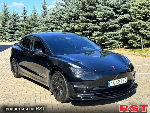 Чорний Тесла Модель 3, об'ємом двигуна 0 л та пробігом 149 тис. км за 23500 $, фото 1 на Automoto.ua