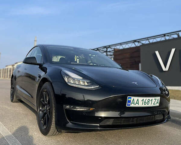 Черный Тесла Модель 3, объемом двигателя 0 л и пробегом 63 тыс. км за 14200 $, фото 1 на Automoto.ua