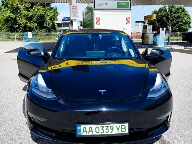 Черный Тесла Модель 3, объемом двигателя 0 л и пробегом 135 тыс. км за 25000 $, фото 1 на Automoto.ua