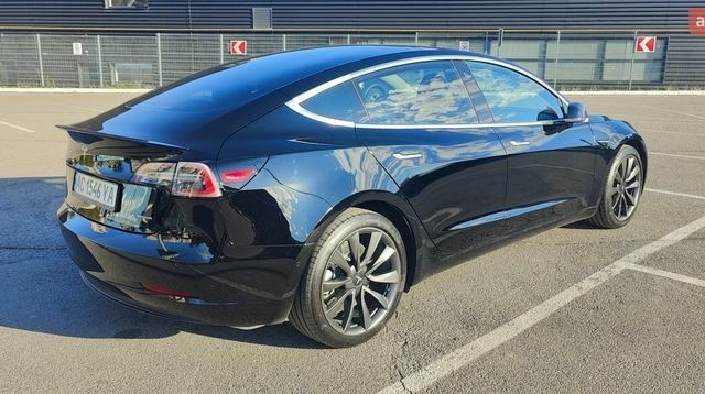 Чорний Тесла Модель 3, об'ємом двигуна 0 л та пробігом 110 тис. км за 16700 $, фото 1 на Automoto.ua