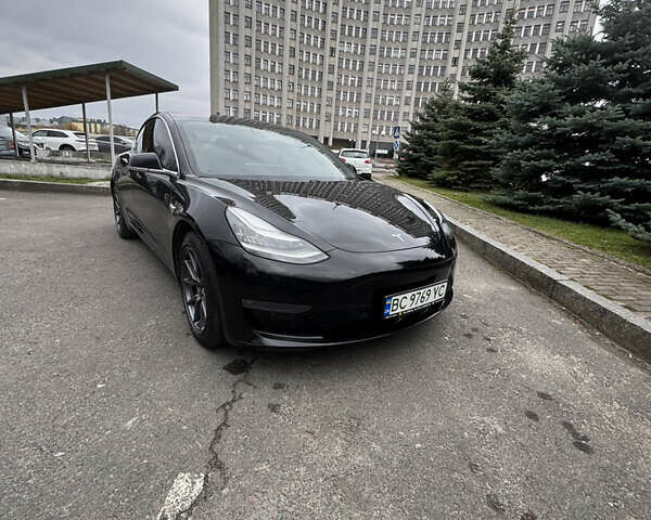 Черный Тесла Модель 3, объемом двигателя 0 л и пробегом 123 тыс. км за 15500 $, фото 1 на Automoto.ua