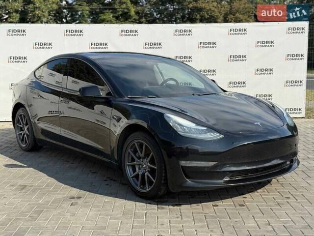 Черный Тесла Модель 3, объемом двигателя 0 л и пробегом 220 тыс. км за 13300 $, фото 1 на Automoto.ua
