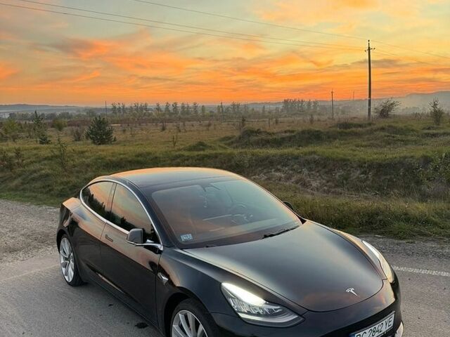 Черный Тесла Модель 3, объемом двигателя 0 л и пробегом 76 тыс. км за 18100 $, фото 1 на Automoto.ua